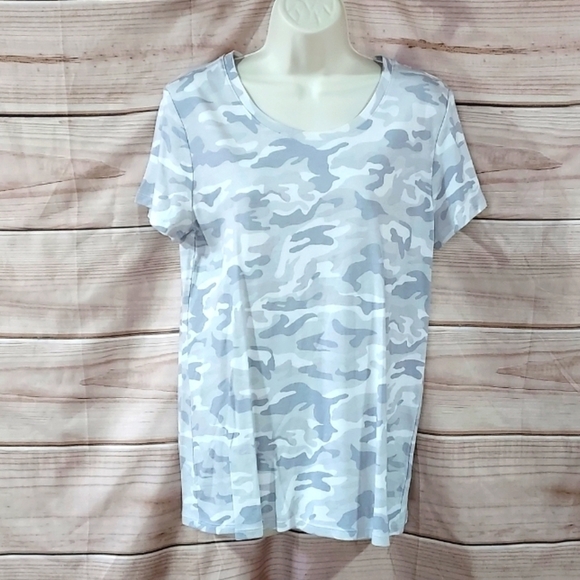 GAP t-shirts scoop neck purple orchid, grey camo, vneck army green M L lot of 3 - Picture 6 of 16